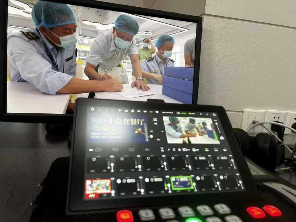 Mine R10 and C300 Efficient Mobile Live Streaming Partners.jpg